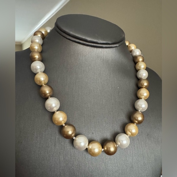 Nordstrom Jewelry - Pearl necklace